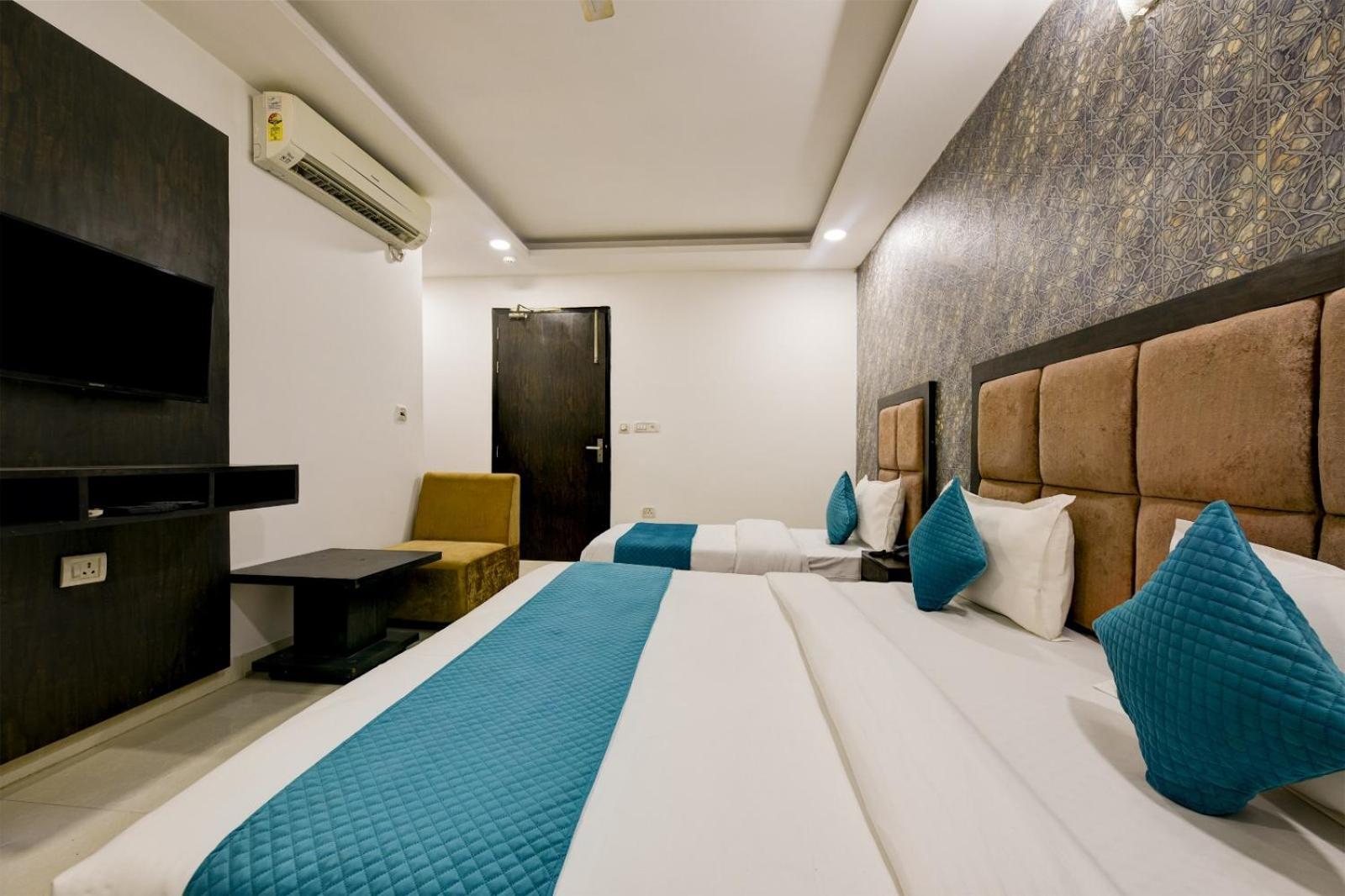 The Atlantes Suite Near Delhi Airport New Delhi Bagian luar foto
