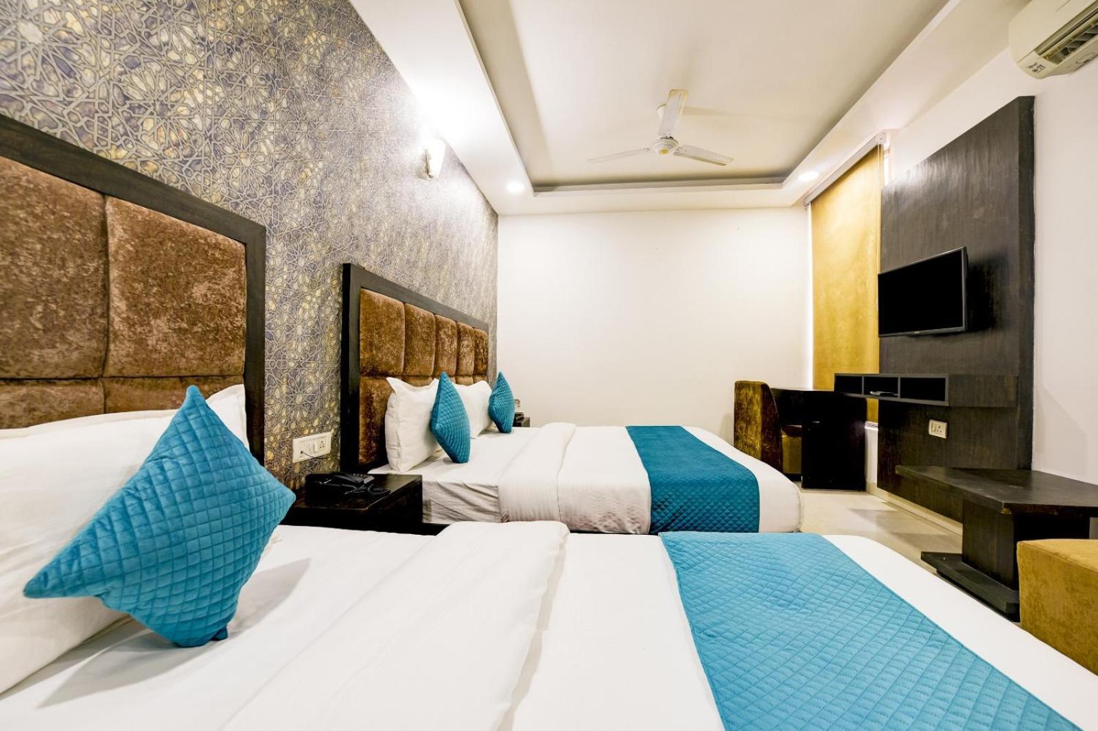 The Atlantes Suite Near Delhi Airport New Delhi Bagian luar foto