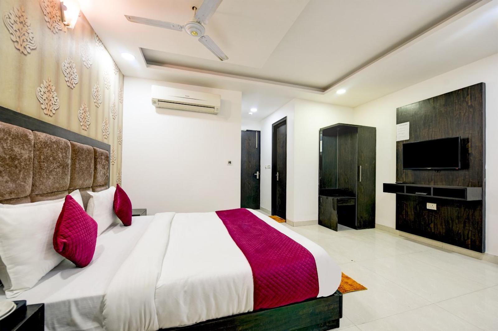 The Atlantes Suite Near Delhi Airport New Delhi Bagian luar foto