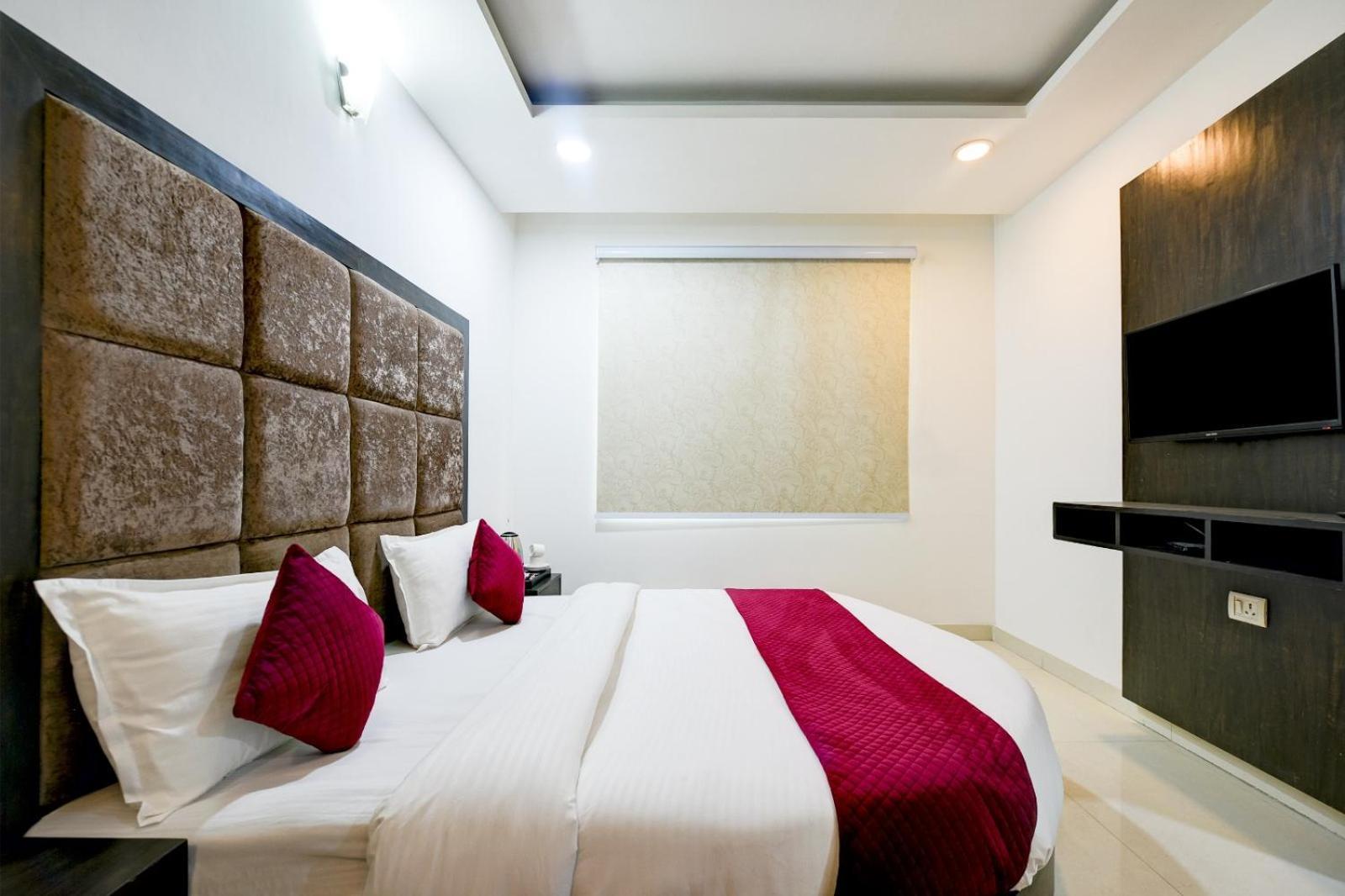 The Atlantes Suite Near Delhi Airport New Delhi Bagian luar foto