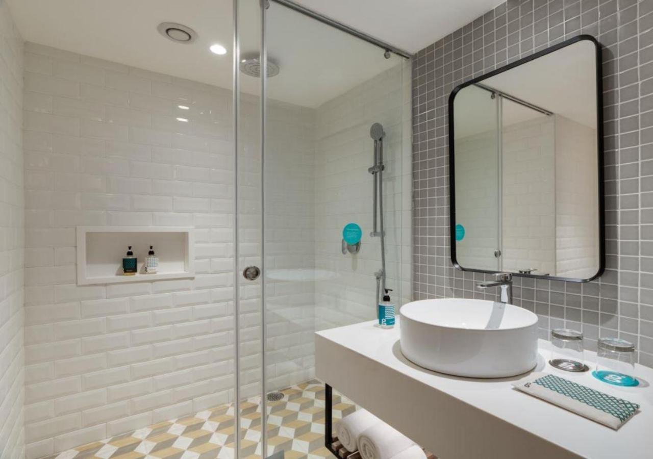 The Atlantes Suite Near Delhi Airport New Delhi Bagian luar foto